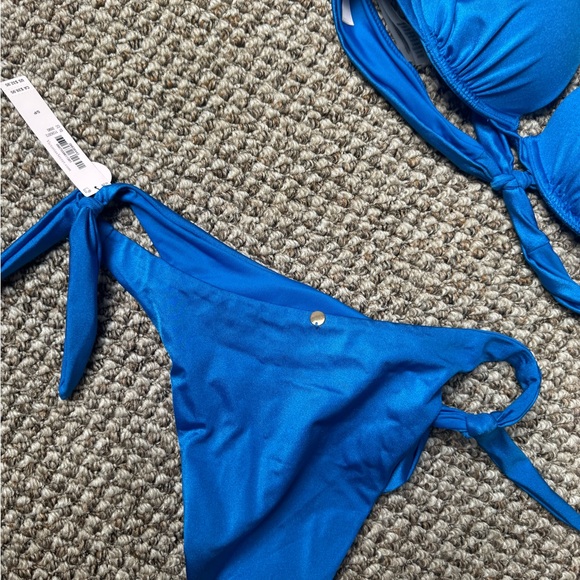 Bathing suit - Picture 2 of 6